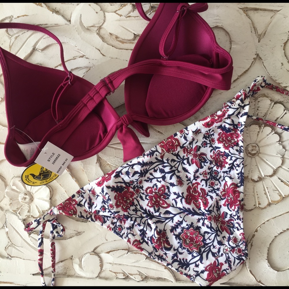 Bikini Set - Picture 2 of 4